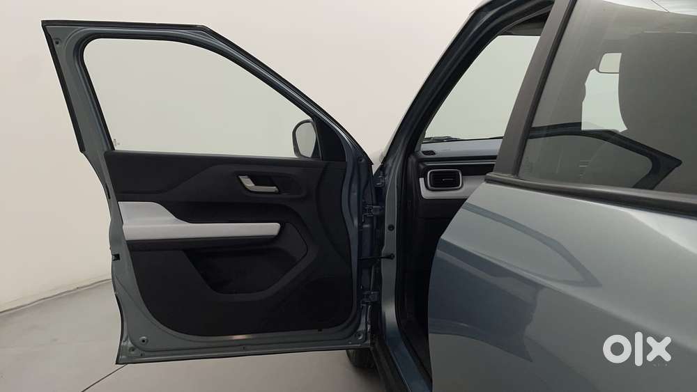 Tata Punch Creative Dual Tone Amt Sunroof, 2023, Petrol