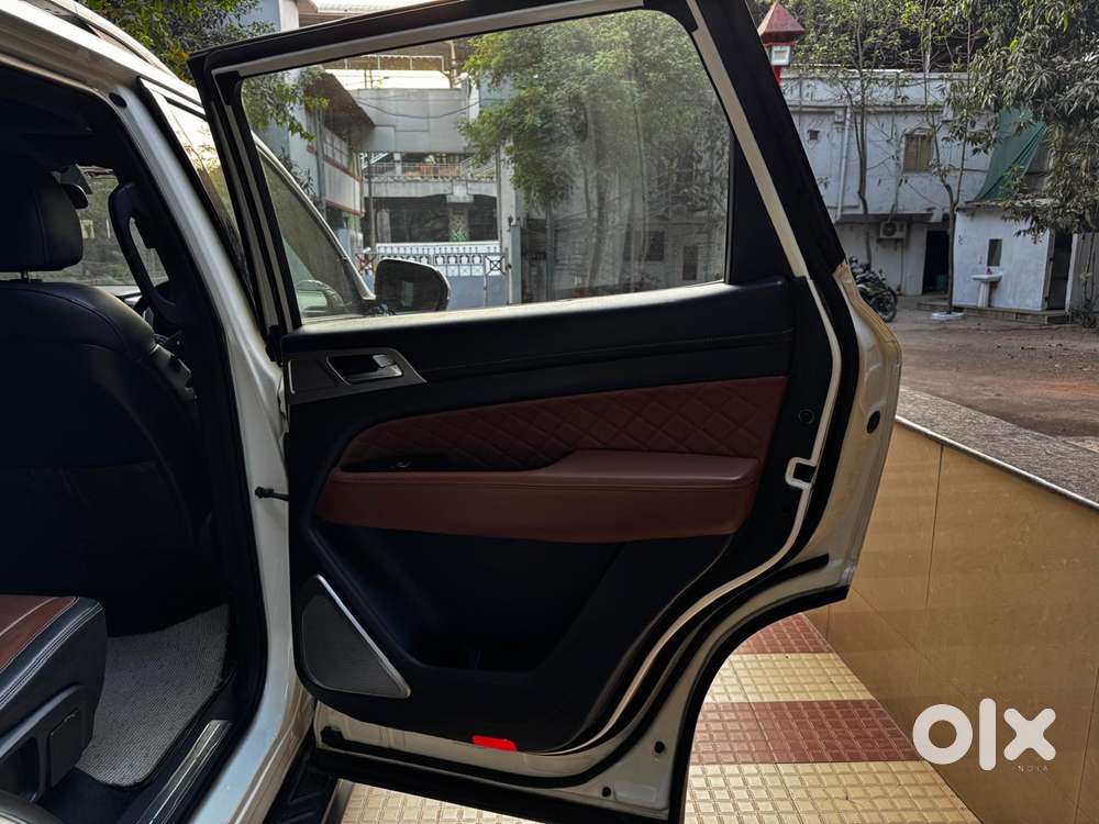 Mahindra Alturas G4 4wd At, 2019, Diesel