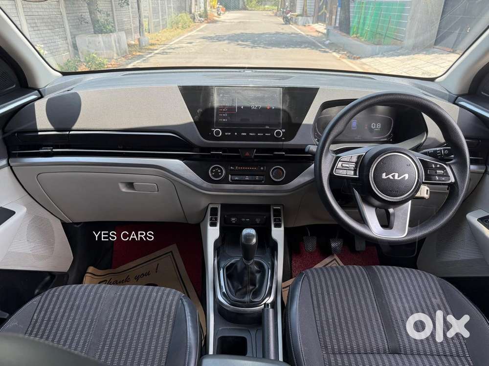 Kia Carens 1.4 Prestige 7 Str, 2023, Petrol