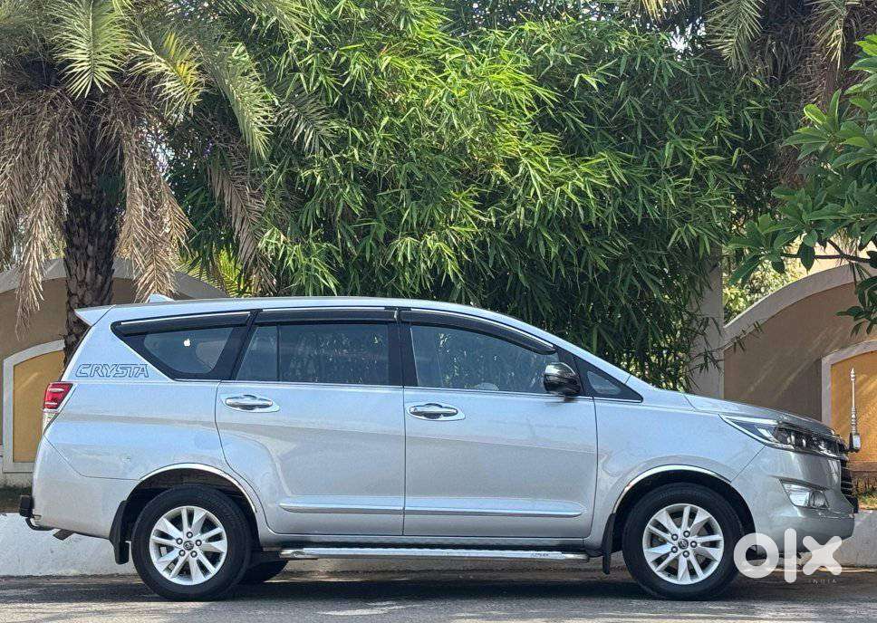 Toyota Innova Crysta 2.4 Vx Mt 8s, 2017, Diesel