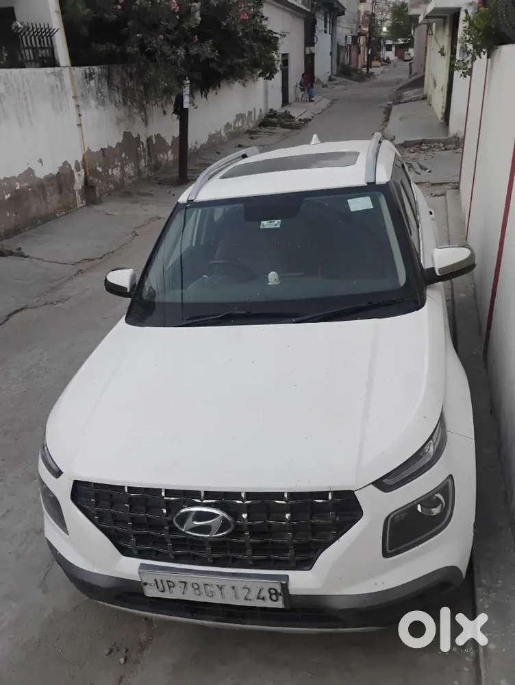 Hyundai Venue 2022 Diesel Well Maintained
