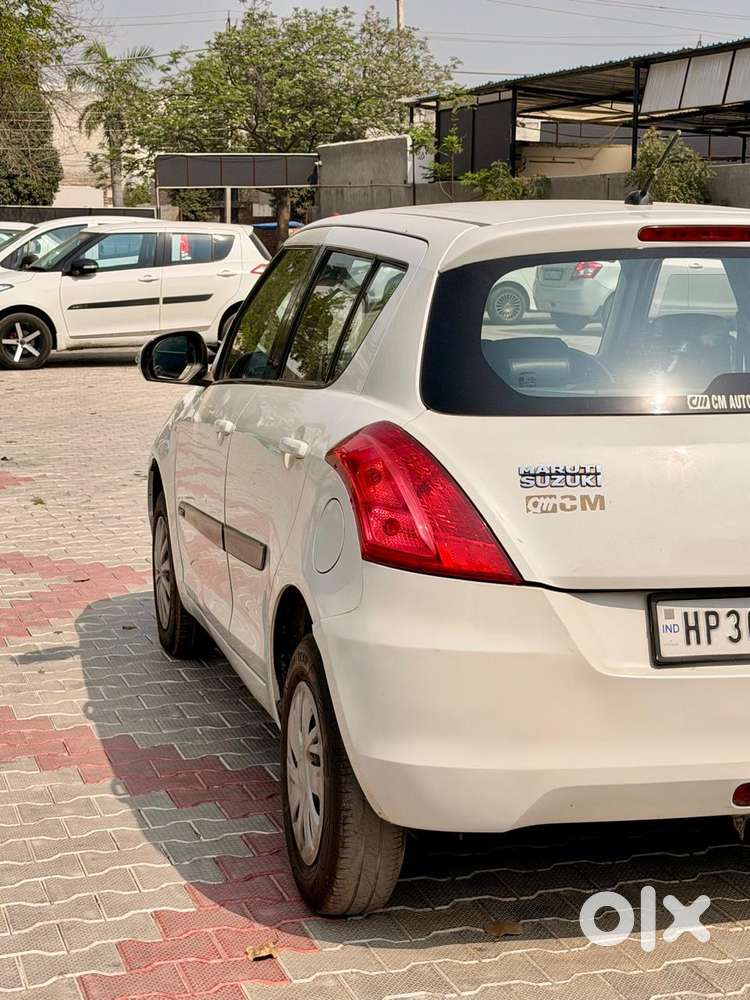 Maruti Suzuki Swift Vxi + Manual, 2017, Petrol