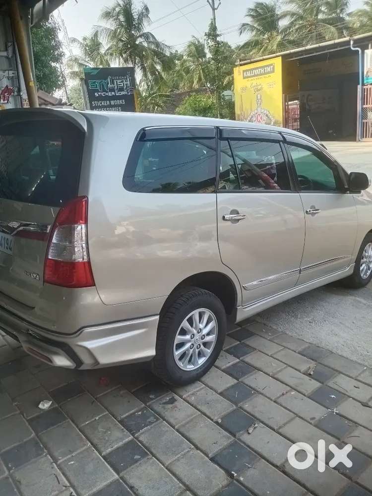Toyota Innova 2015 Diesel 69900 Km Driven