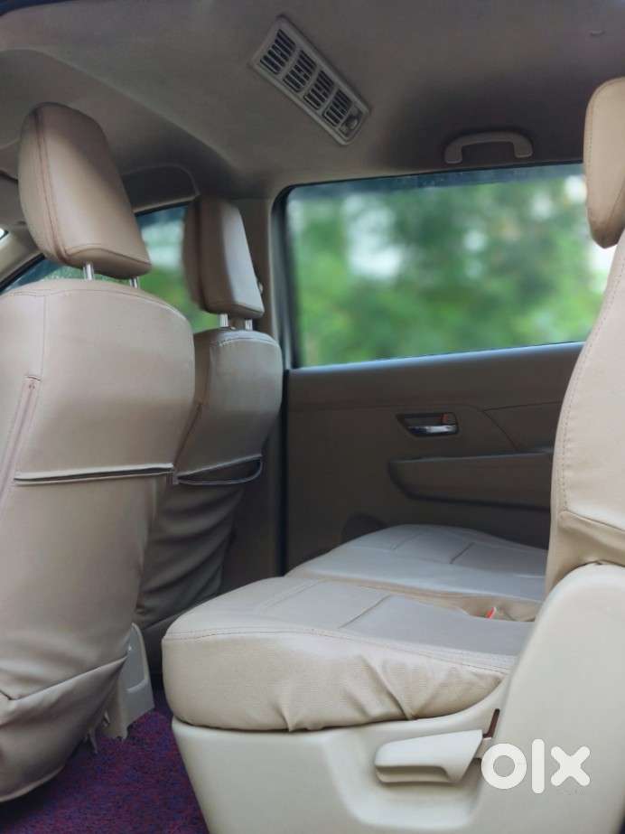 Maruti Suzuki Ertiga Vxi At Petrol, 2022, Petrol