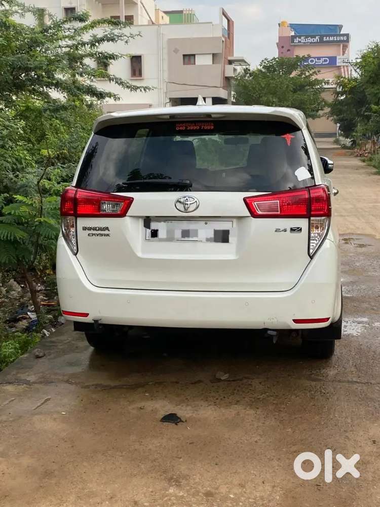 Toyota Innova Crysta