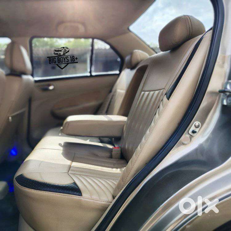 Maruti Suzuki Swift Dzire Vxi Optional, 2016, Petrol