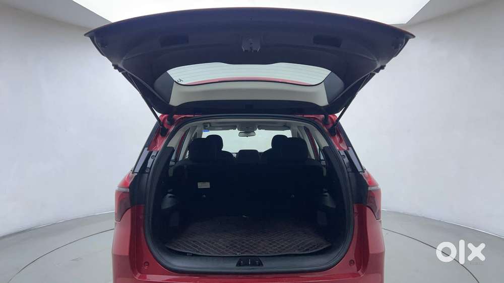 Mahindra Xuv700 2.0 Ax 5 Petrol At Str, 2022, Petrol
