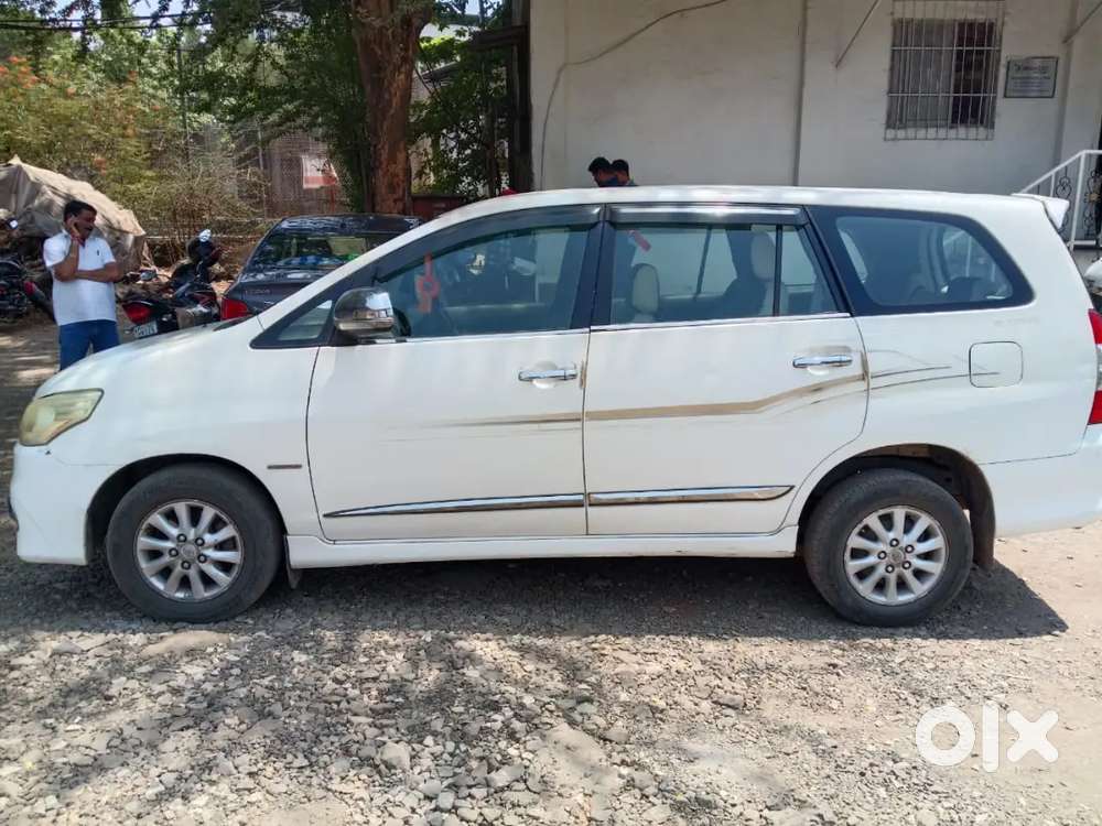 Toyota Innova 2014 Diesel 195000 Km Driven