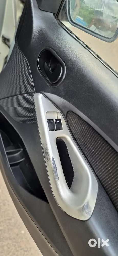Ford Figo Petrol Zxi 2014