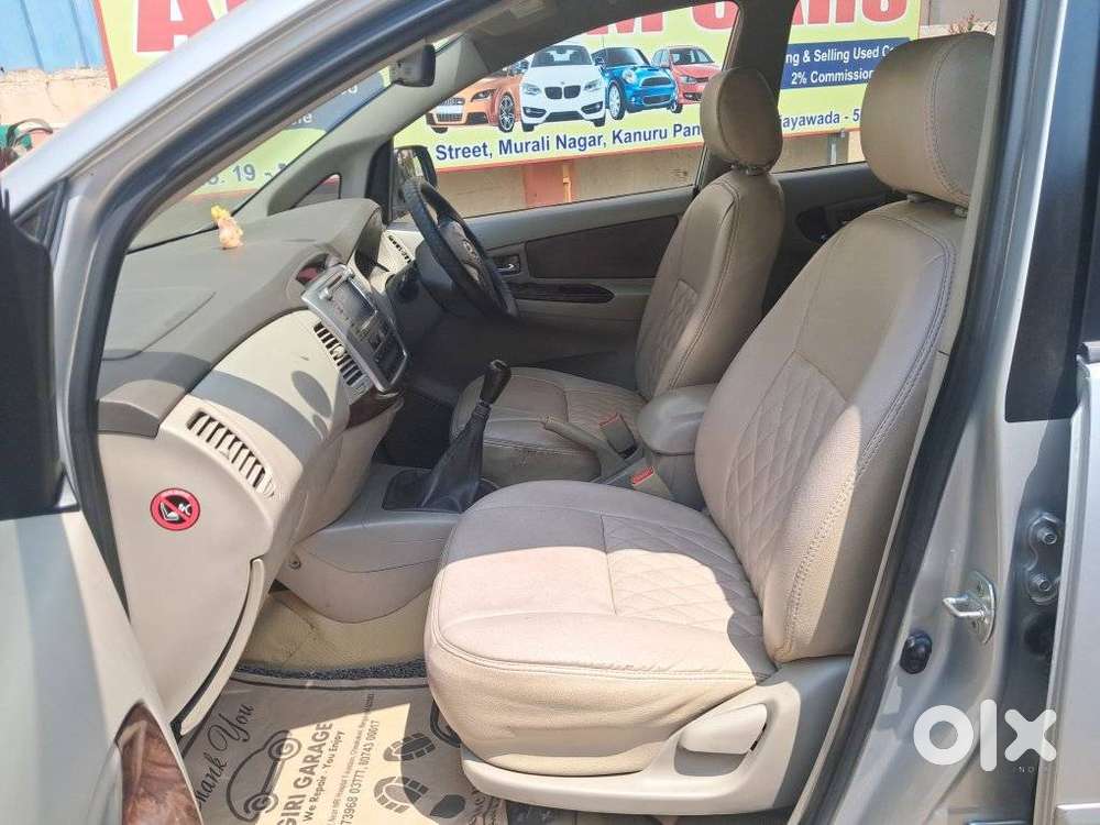 Toyota Innova 2.5 V 8 Str, 2013, Diesel