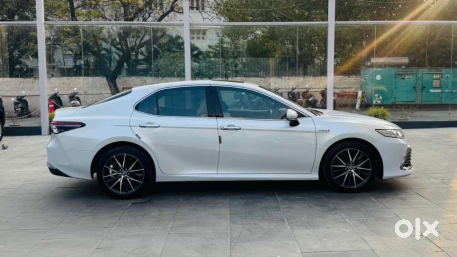 Toyota Camry Hybrid, 2023, Petrol