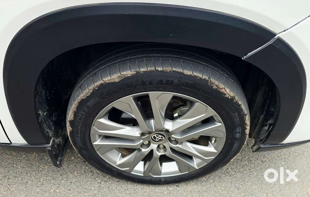 Toyota Innova Hycross 2.0 Zx (o) Hybrid 7 Str, 2025, Petrol