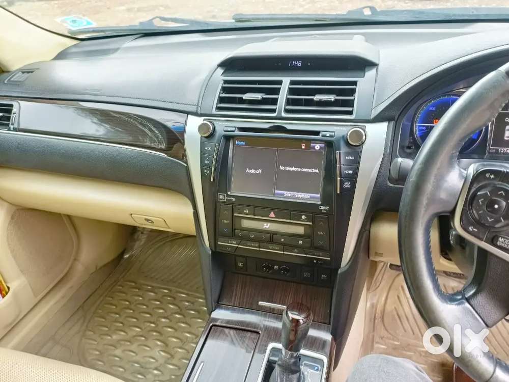 Toyota Camry 2017 Petrol 127000 Km Driven