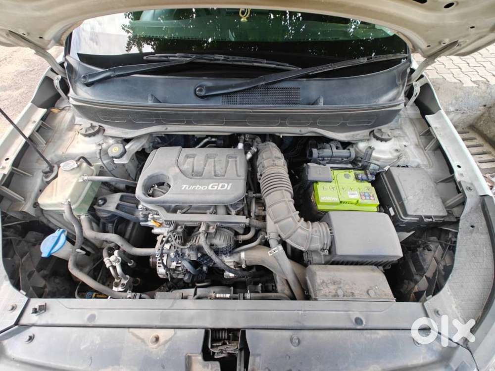 Hyundai Venue 2020 Petrol Well Maintained