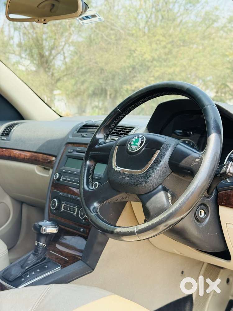 Skoda Laura Elegance 2.0 Tdi Cr At, 2012, Diesel