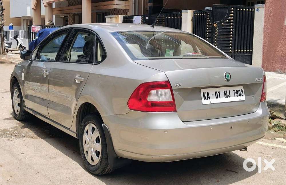 Skoda Rapid 1.6 Mpi At Ambition Plus, 2013, Petrol