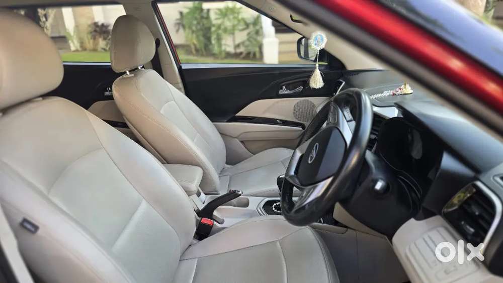 2020 Mahindra Xuv300 W8 (o) Diesel Amt