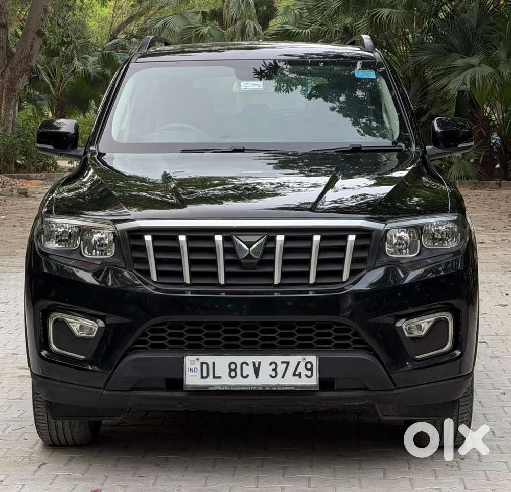 Mahindra Scorpio N Z4 Petrol Mt 7 Str (e), 2025, Petrol