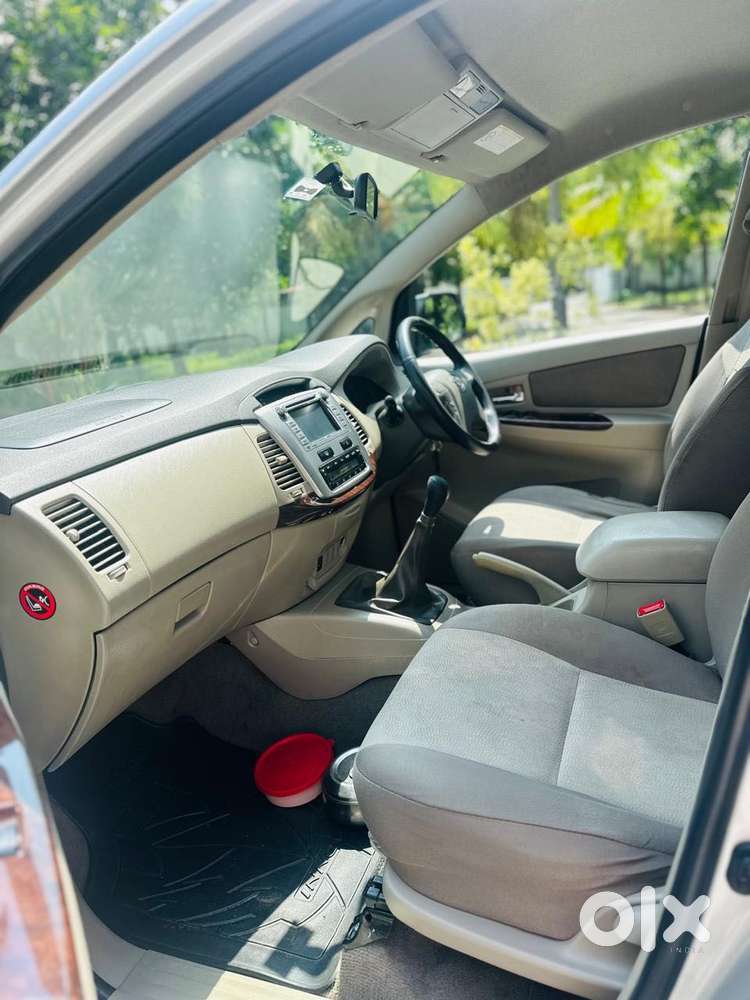 Toyota Innova 2.5 V 8 Str, 2013, Diesel