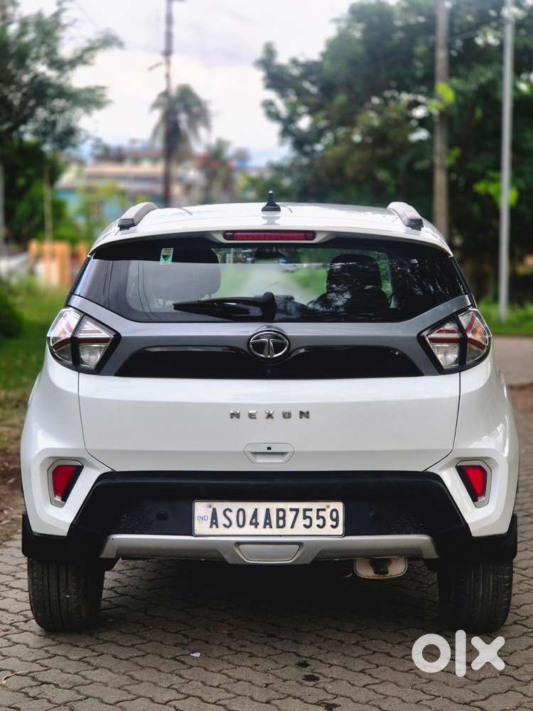 Tata Nexon 1.5 Revotorq Xma Plus (s) Amt, 2022, Petrol