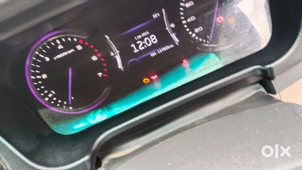 Mahindra Marazzo M8, 2018, Diesel