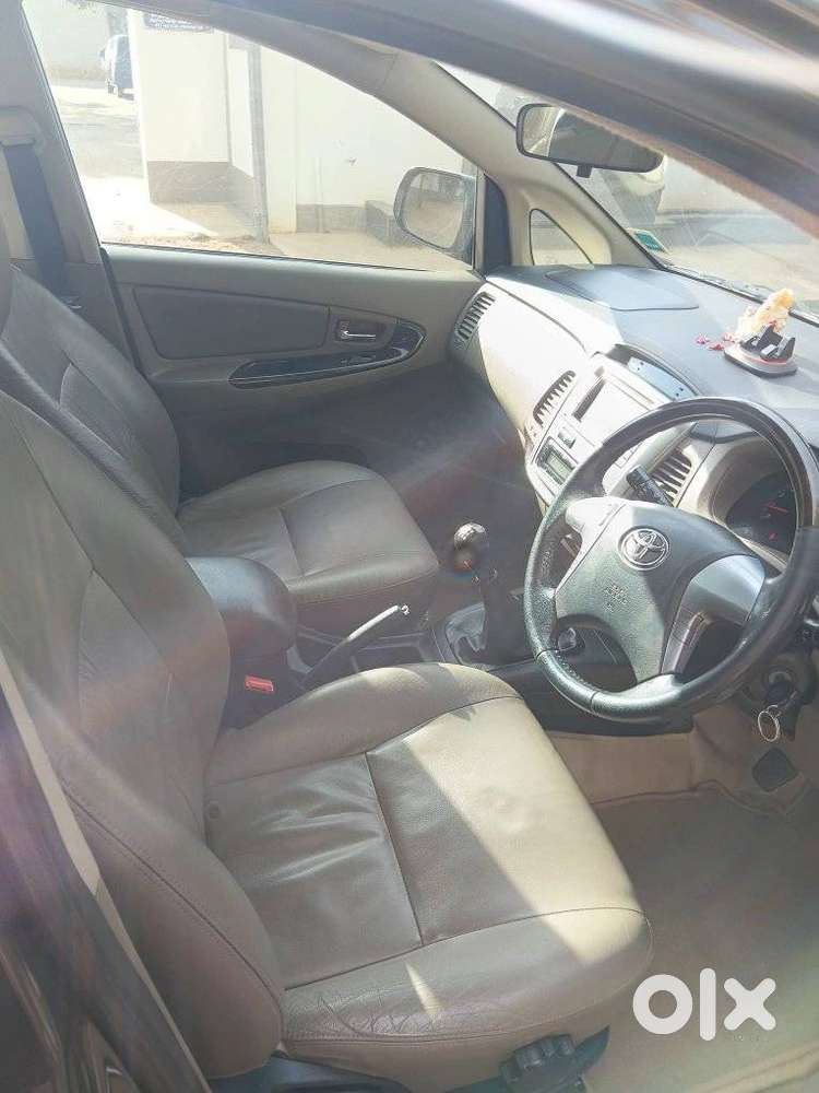 Toyota Innova 2.5 Zx 7 Str Bs-iv, 2015, Diesel