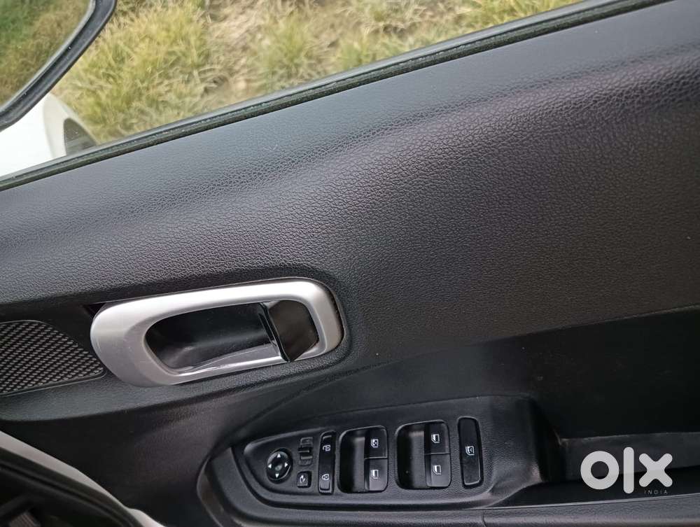 Hyundai Venue 1.2 S Plus, 2022, Petrol