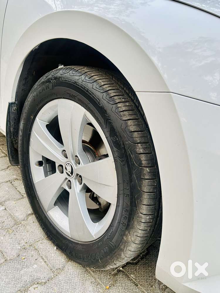 Skoda Superb Style 1.8 Tsi At, 2018, Petrol