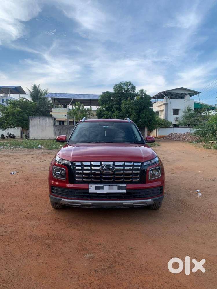 Hyundai Venue 2023 Petrol Well Maintained