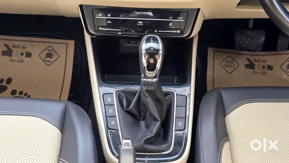 Skoda Slavia 1.5 Tsi Style At, 2023, Petrol