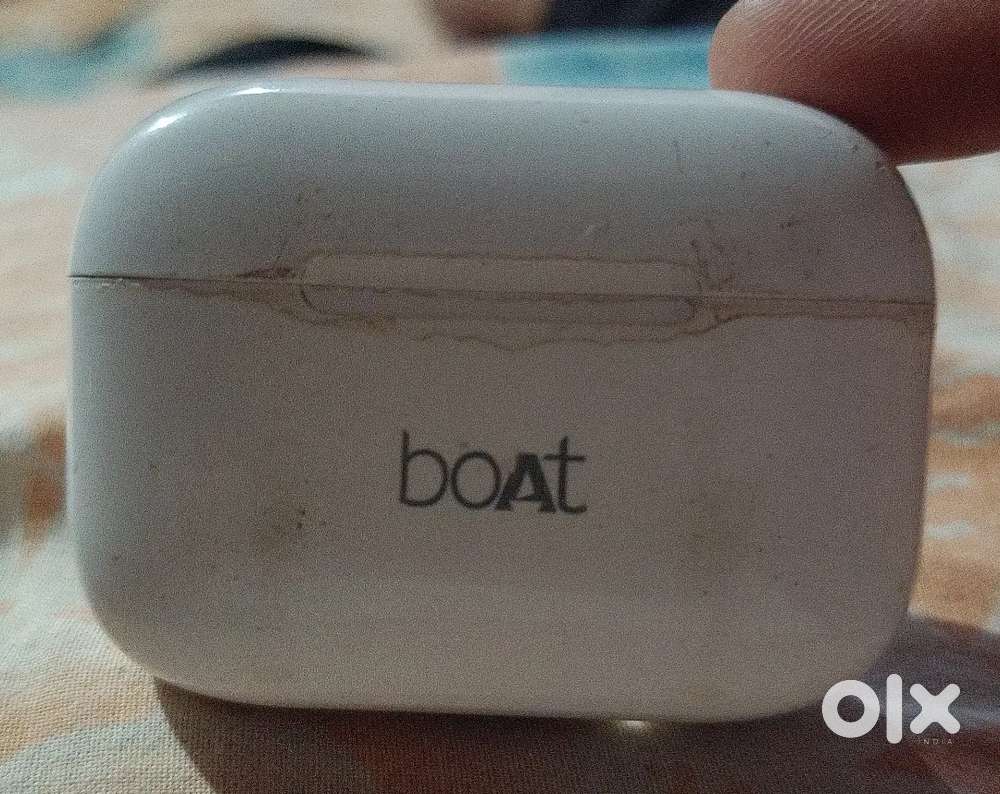 boAt Airdopes 161 Wireless Earbuds (Pearl White) with Box