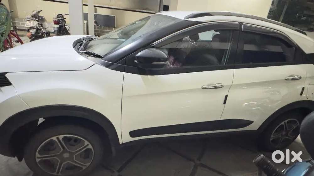 Tata Nexon Petrol & Cng Manual 2025