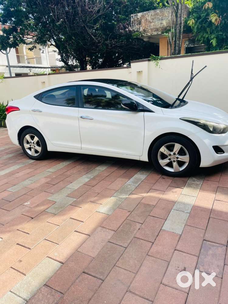 Hyundai New Elantra 2012