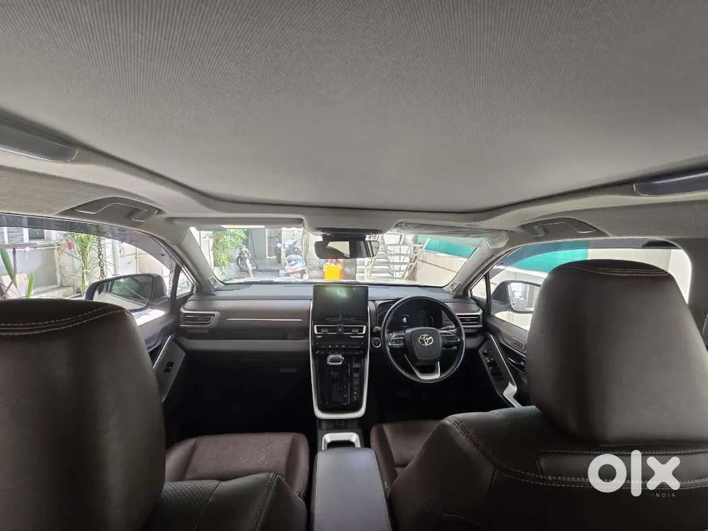 Toyota Innova Hycross 2023 Petrol Good Condition