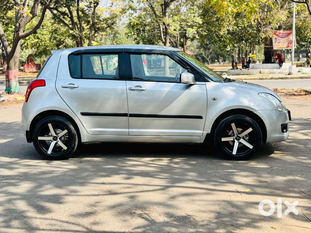 Maruti Suzuki Swift Vxi + Manual, 2010, Petrol