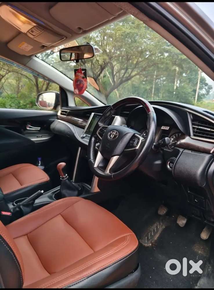 2017 Toyota Innova Crysta V 7 Str Manual