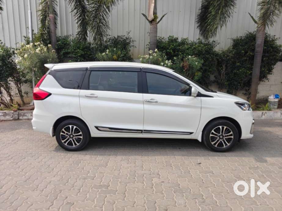 Maruti Suzuki Ertiga 1.5 Zxi Plus Shvs, 2022, Petrol