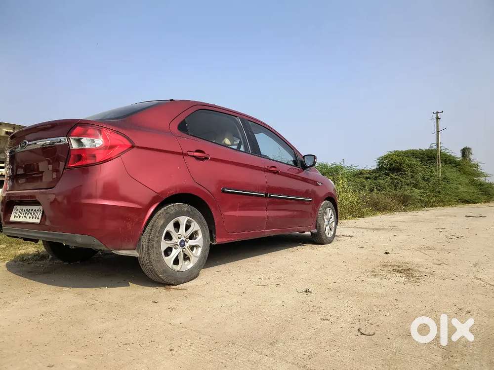 Ford Aspire Titanium Blu 2016