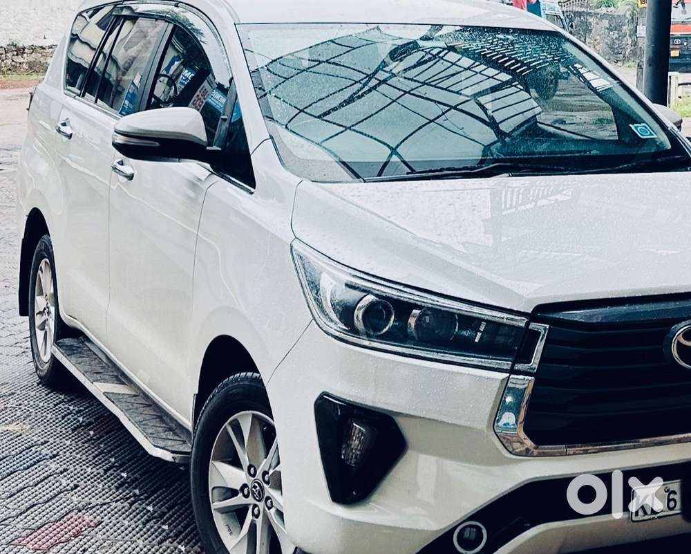 Toyota Innova Crysta 2016 Diesel 180000 Km Driven