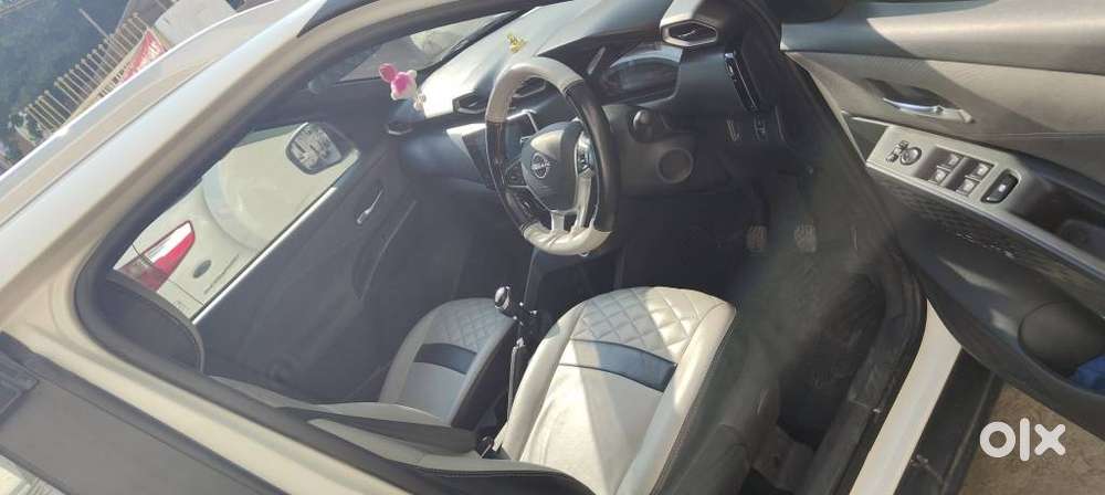 Nissan Magnite 1.0 Xv Premium, 2025, Petrol