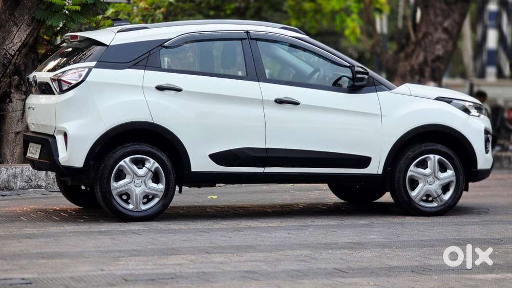 Tata Nexon 1.5 Revotorq Xma Plus (s) Amt, 2022, Petrol