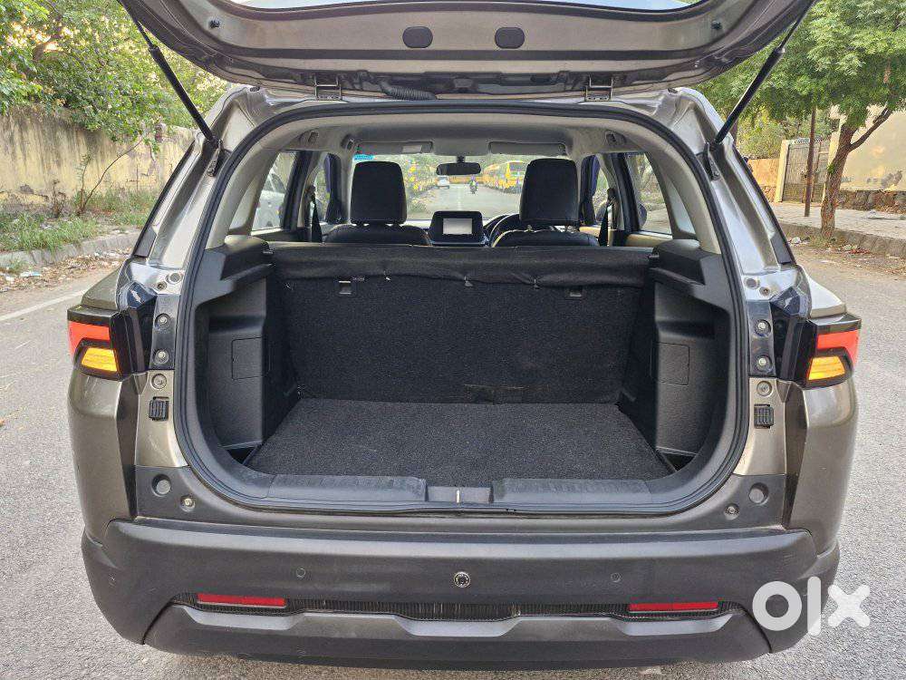 Maruti Suzuki Brezza 1.5 Lxi Smart Hybrid, 2024, Petrol