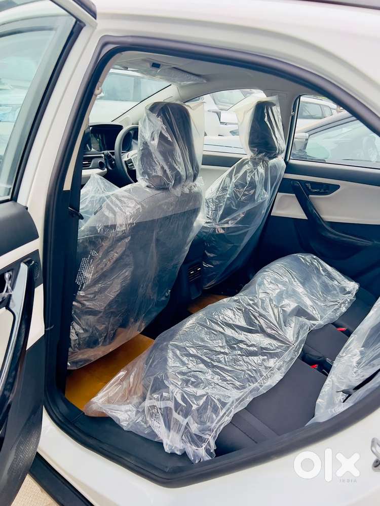 Tata Nexon Pure Plus (s) Petrol Amt, 2026, Petrol