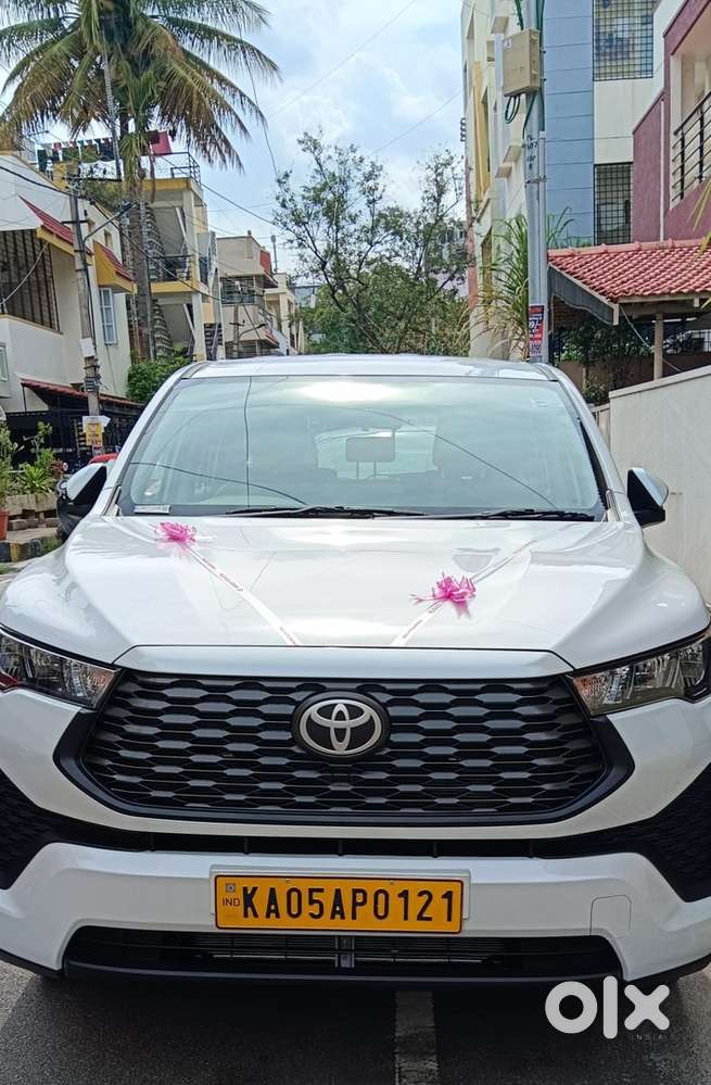 Toyota Innova Hycross 2024