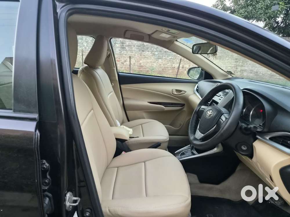 Toyota Yaris J Cvt, 2019, Petrol