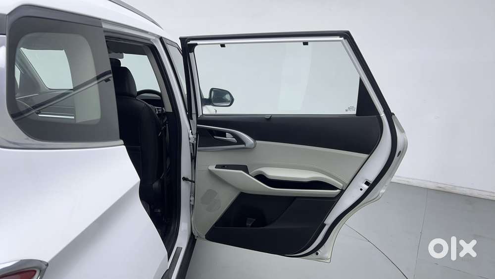 Kia Carens 1.4 Prestige Plus Turbo 7 Str, 2022, Petrol