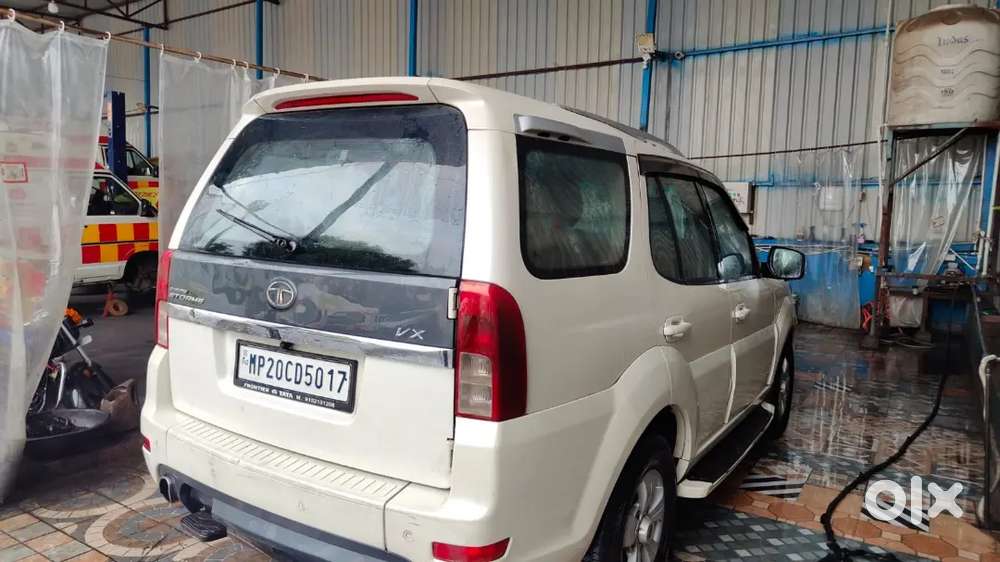 Tata Safari Storme 4x2 Vx Top Model