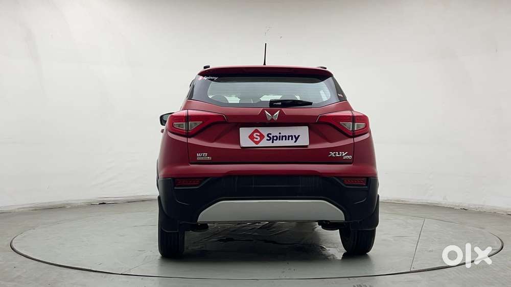 Mahindra XUV300 W8 (O) 1.5 Diesel AMT, 2023, Diesel