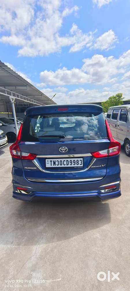 Toyota Rumion V Mt, 2023, Petrol