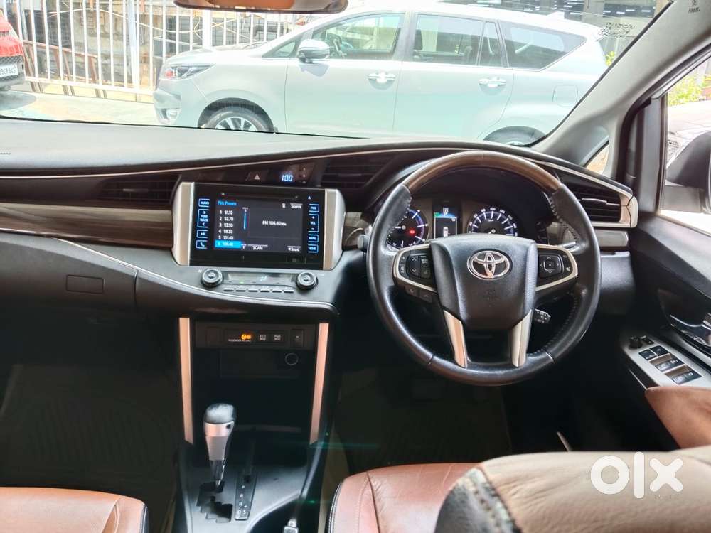 Toyota Innova Crysta 2.8z Automatic, 2016, Diesel